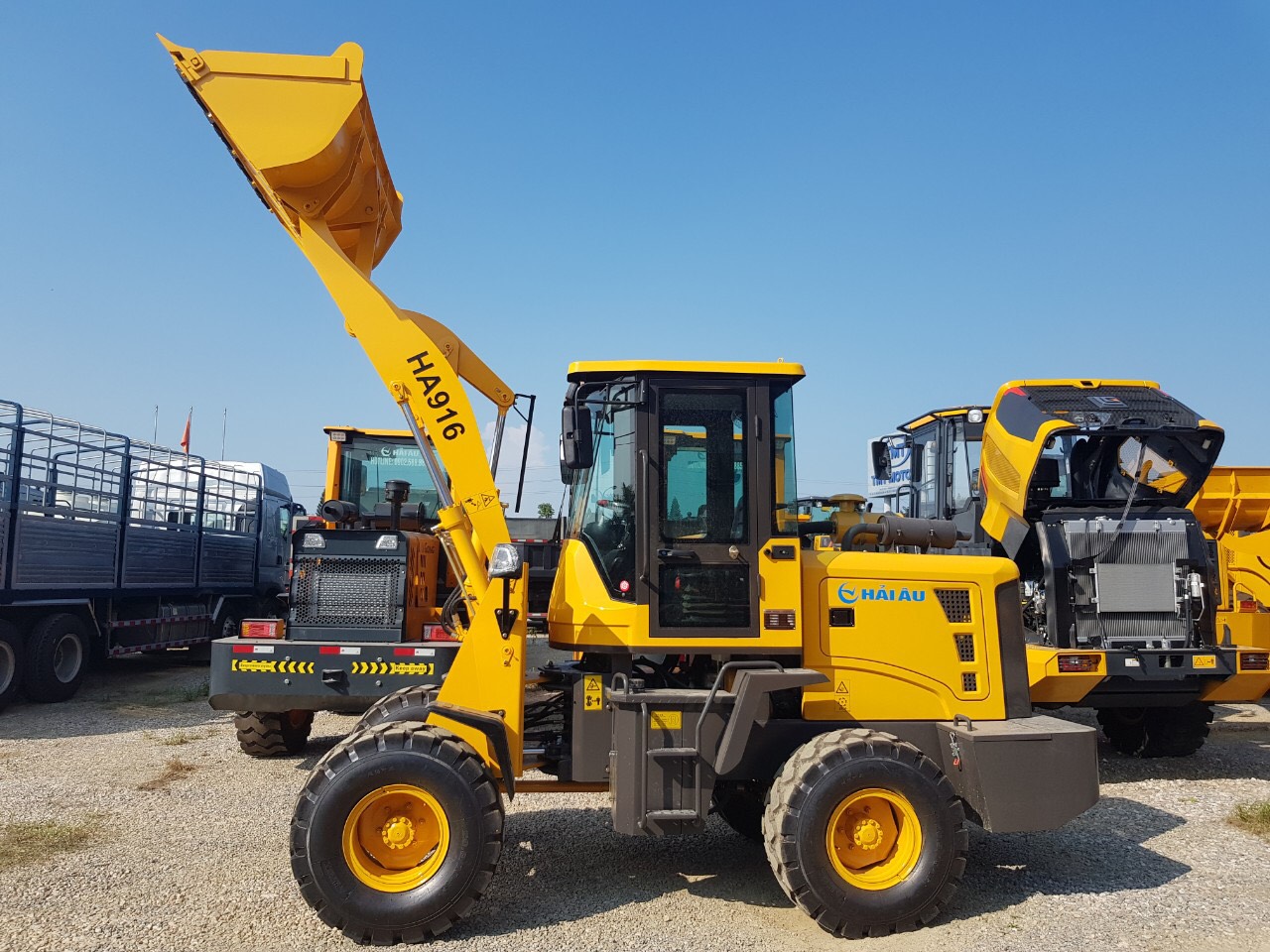 MÁY XÚC LẬT MINI GẦU 0,6 M3 - MODEL 916A (SỐ TỰ ĐỘNG)